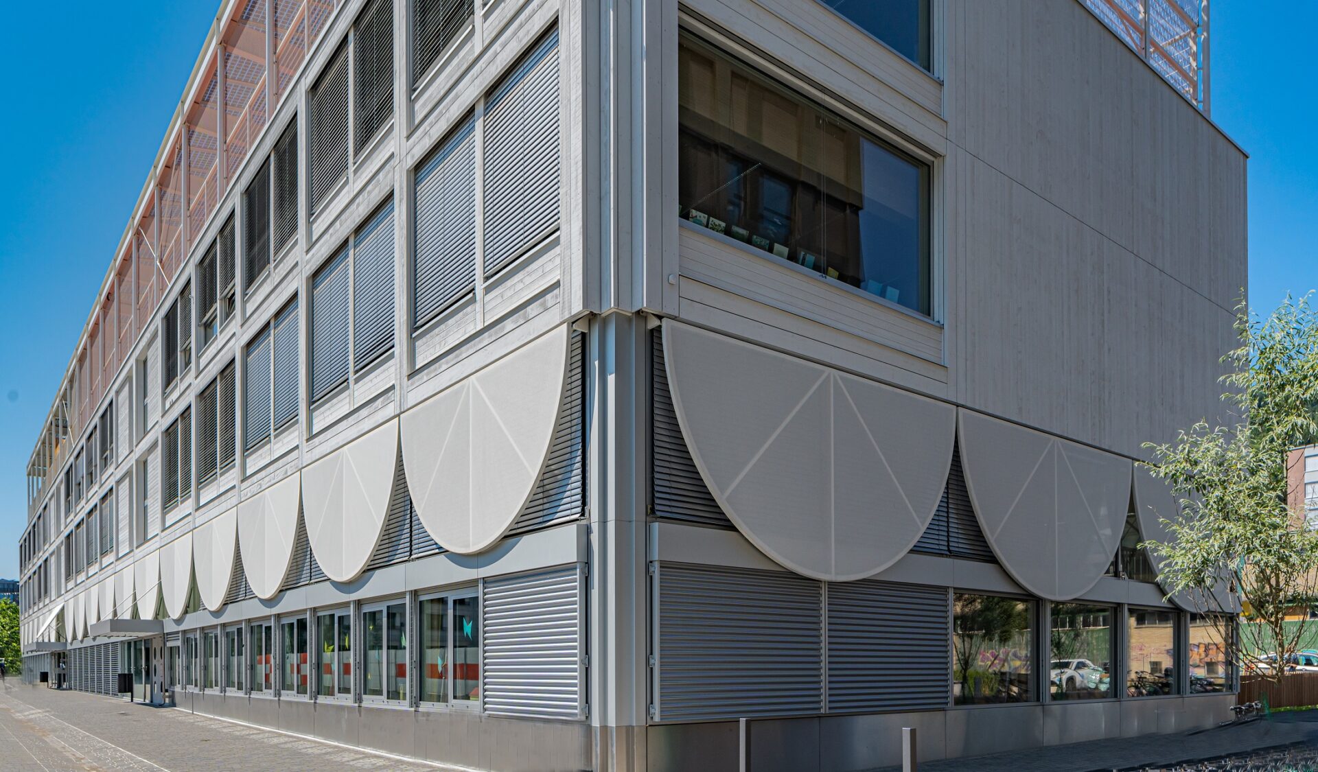 Schulhaus Allmend, Maneggstrasse 51, 8041 Zürich